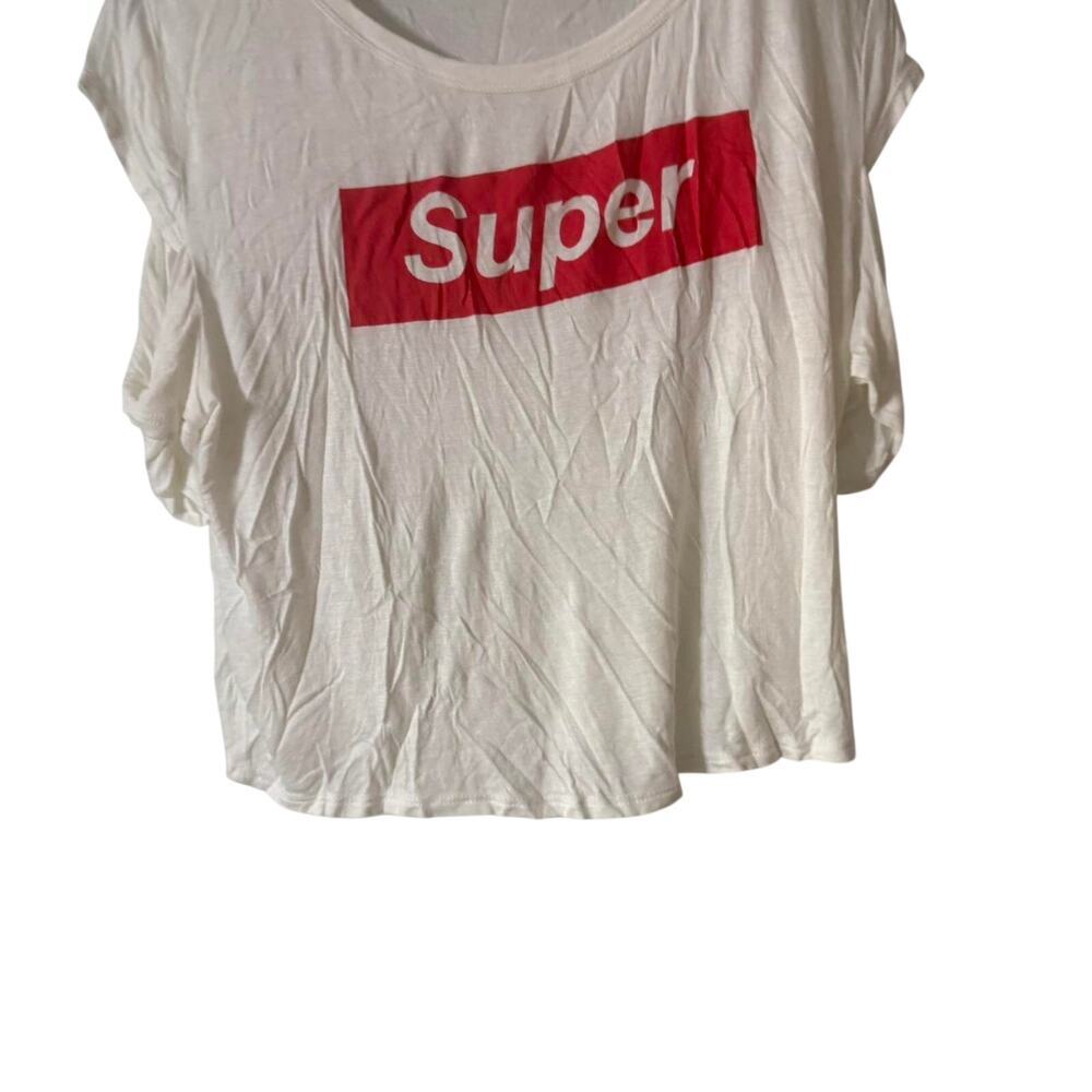 White daisy may crop top